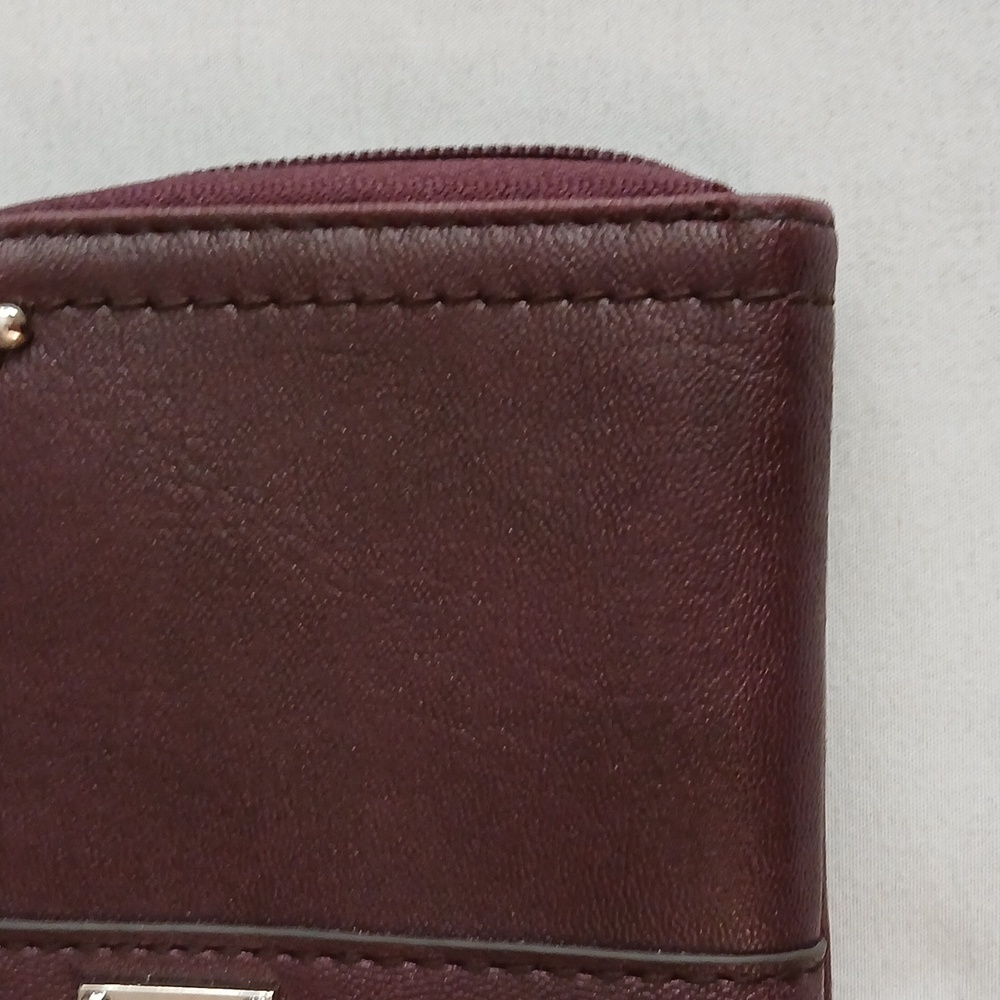 Relic Vegan Plum Wallet - Picture 2 of 9